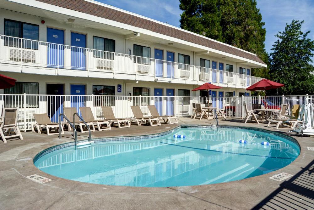 Motel 6-Salem, OR